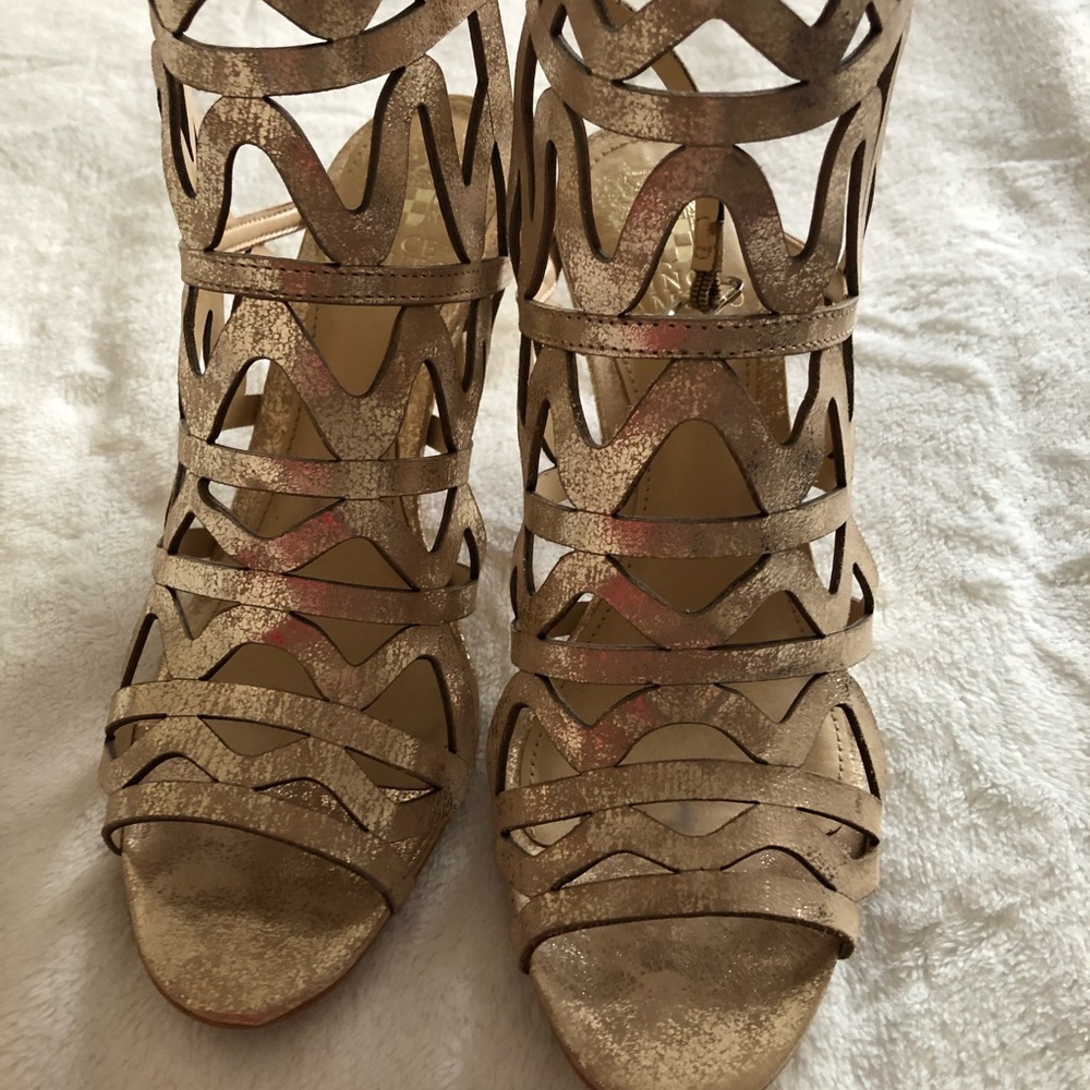 Imagine Vince Camuto SZ 7 worn ones